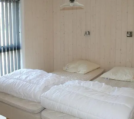 Semesterbostad Three-bedroom Holiday In Nexo 30 Balke