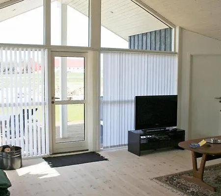 Three-bedroom Holiday In Nexo 30 Semesterbostad Balke