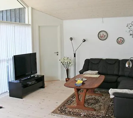 Semesterbostad Three-bedroom Holiday In Nexo 30 *