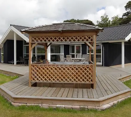 Three-bedroom Holiday In Nexo 30 Semesterbostad *
